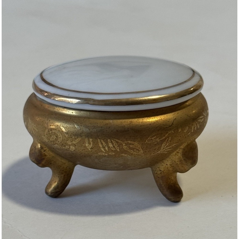 Vintage Mini Footed Trinket Box Oval With Lid Gold Trimmed